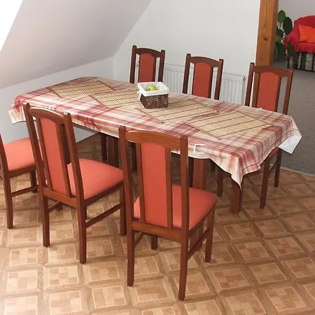 Prazdninovy Dum