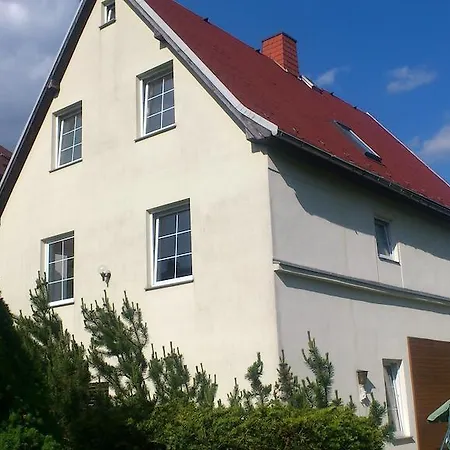 Prazdninovy Dum * Josefŭv Dŭl